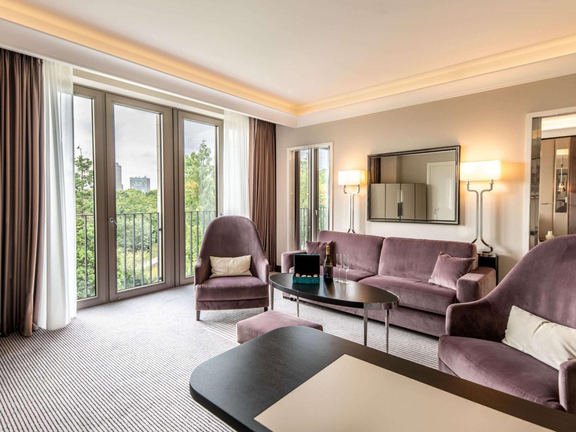 소피텔 프랑크푸르트 오페라 호텔 외부 사진 Suite at the InterContinental Paris Le Grand