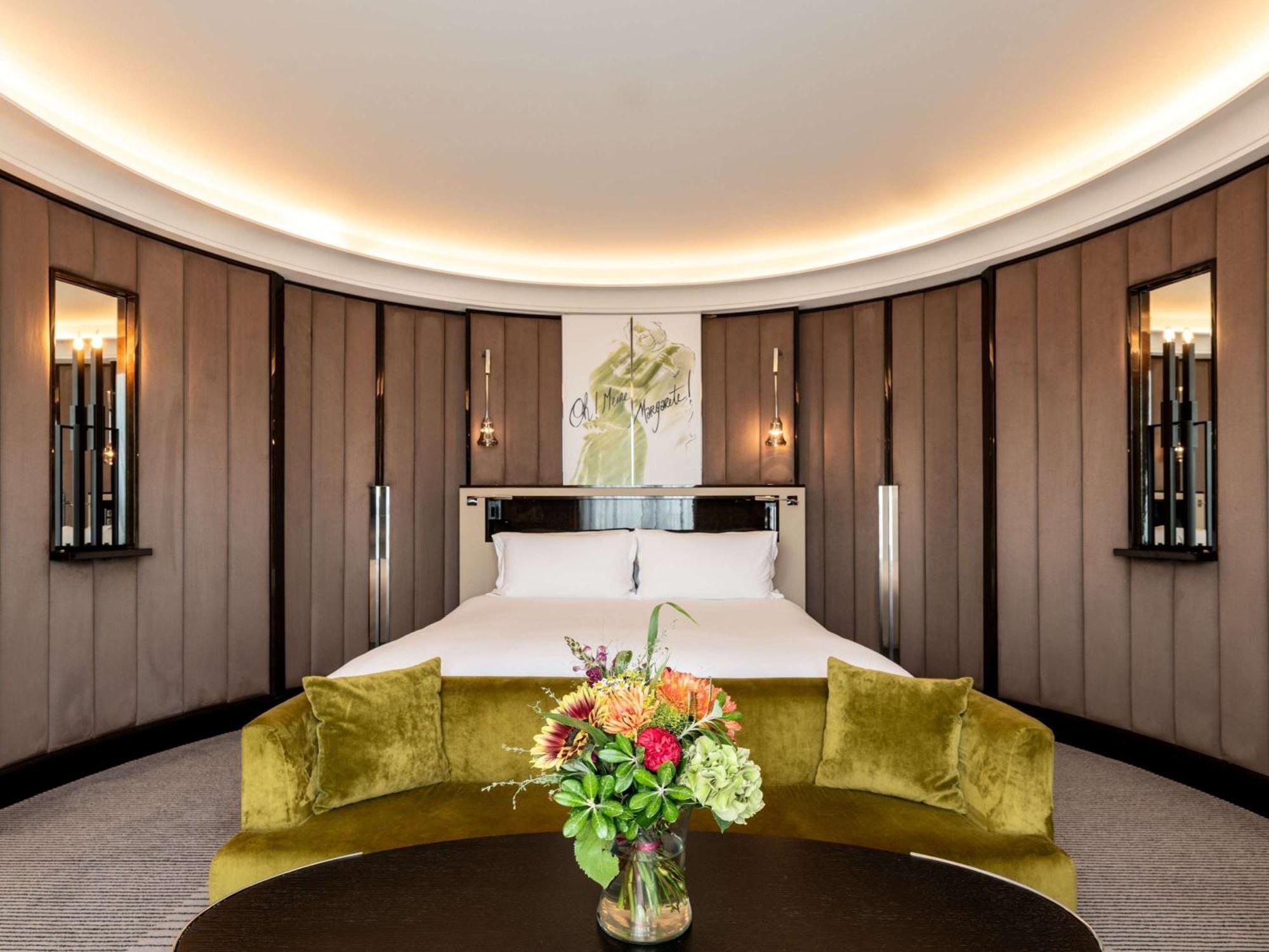 소피텔 프랑크푸르트 오페라 호텔 외부 사진 The bedroom of the Presidential Suite